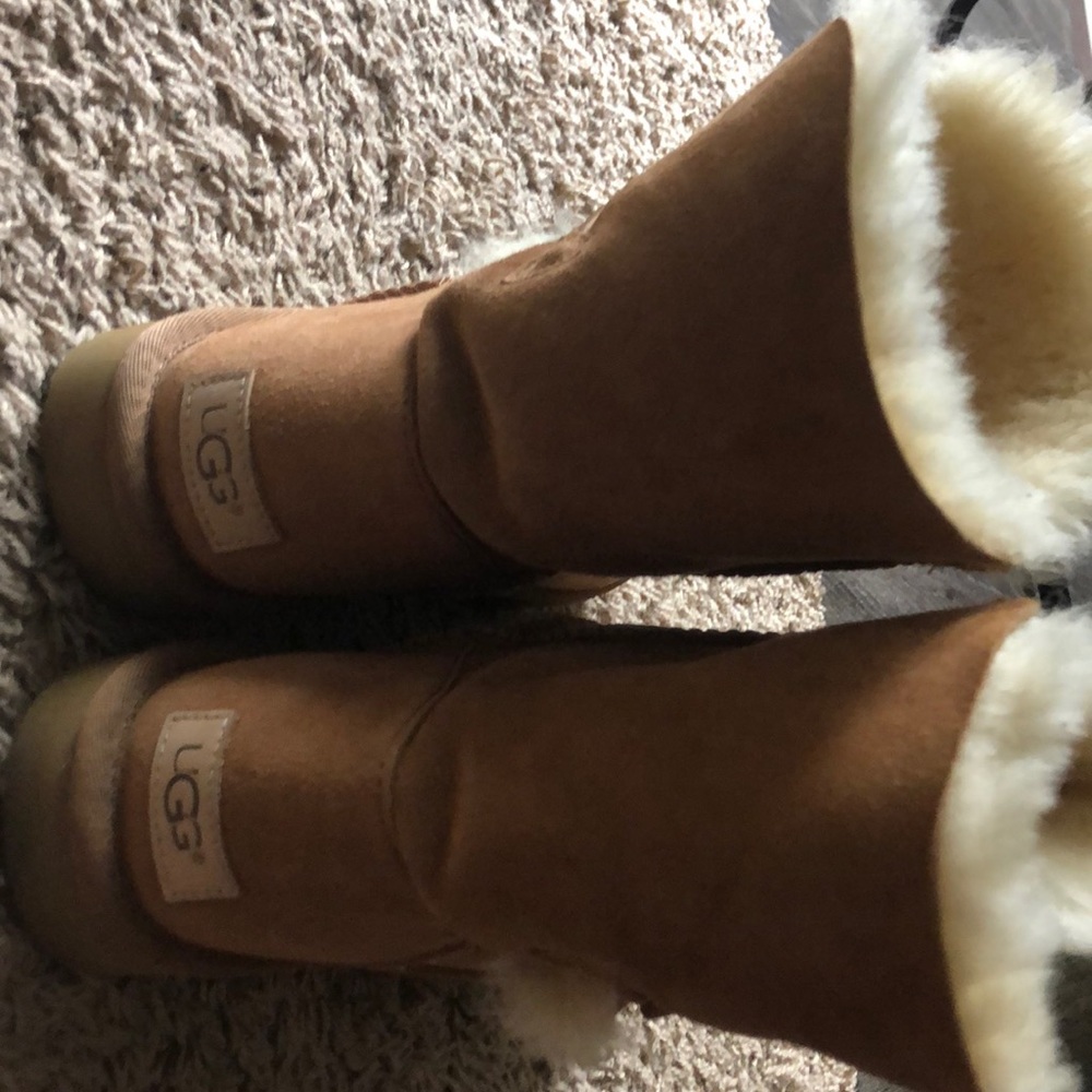 Button uggs - Picture 6 of 8